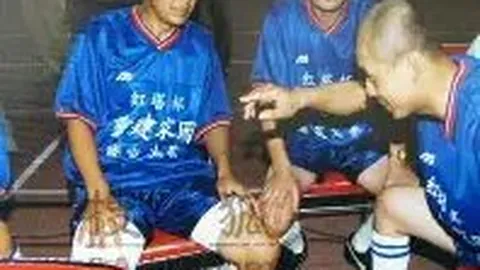 林书豪罚球一击制胜，助力首钢险夺深圳胜利，以胜利告慰吉喆