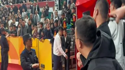 帕夫洛维奇呼吁：频繁错失良机，迫切需要团结，罕见逆境考验团队精神